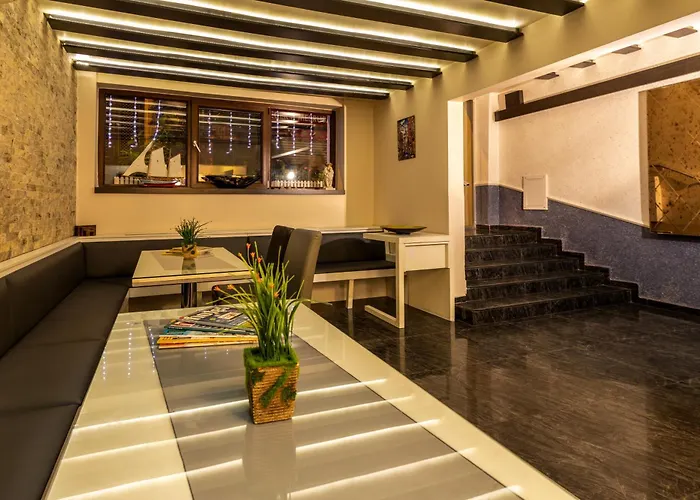 Platine Istiklal Hotel *