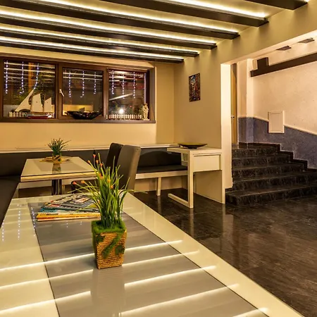 Platine Istiklal Hotel *
